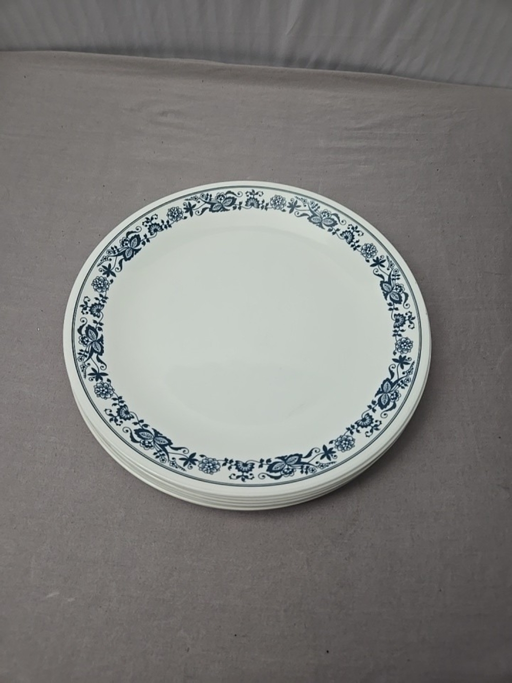 Set of 4 Corelle Old Town Blue Onion Dinner Plates 10-1/4" Nice Condition